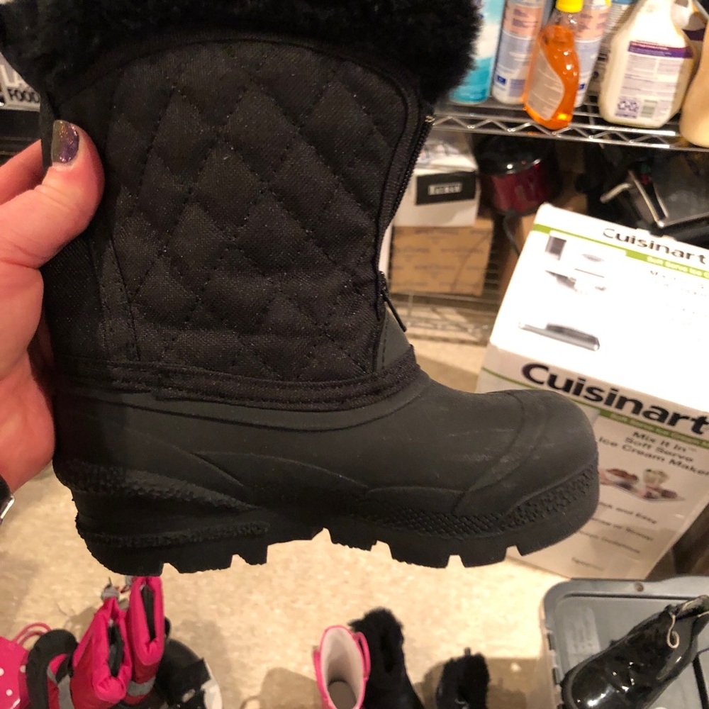 Tundra snow boots